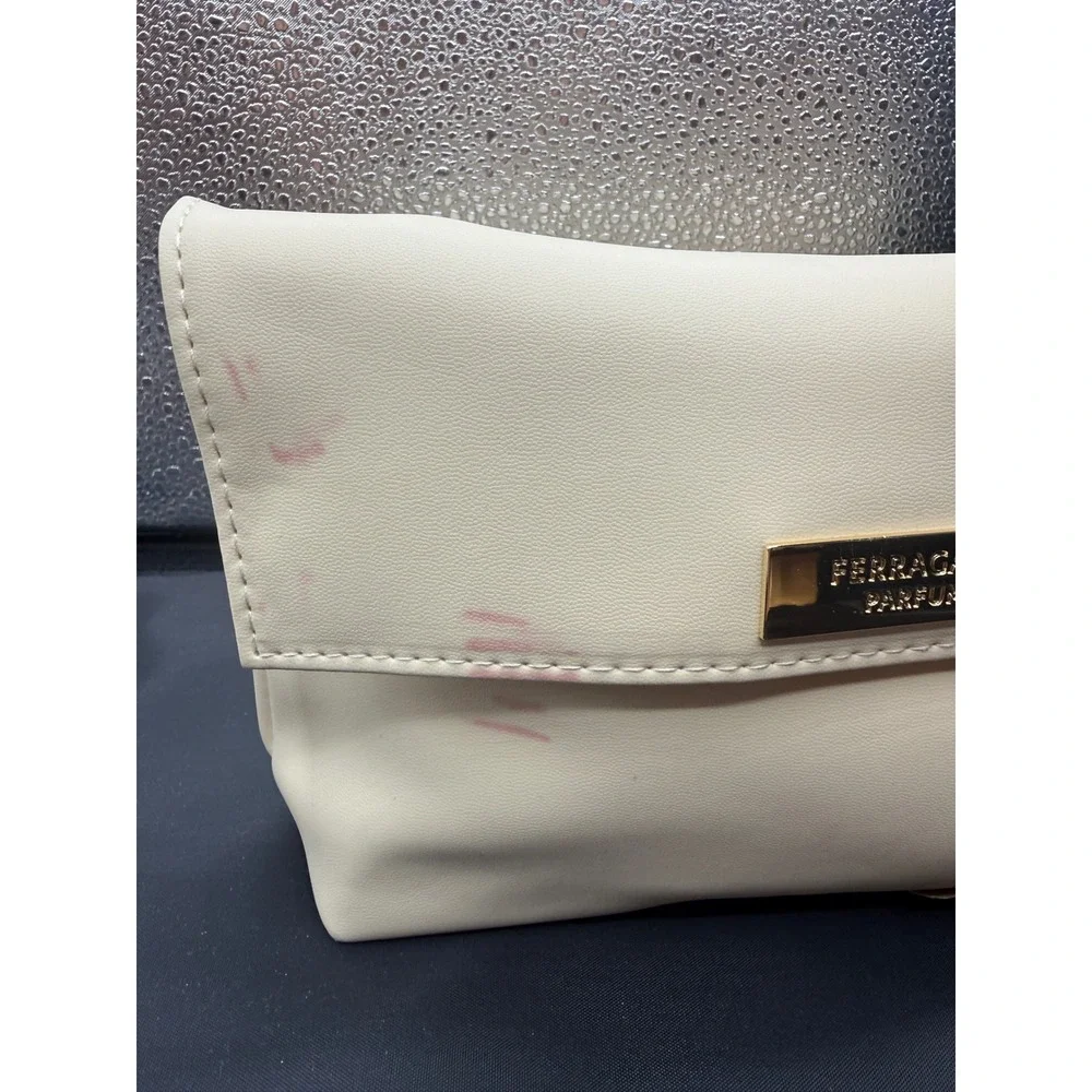 FERRAGAMO Amenity Kit Pouch Turkish Airlines Unisex Cream Red Marks OS